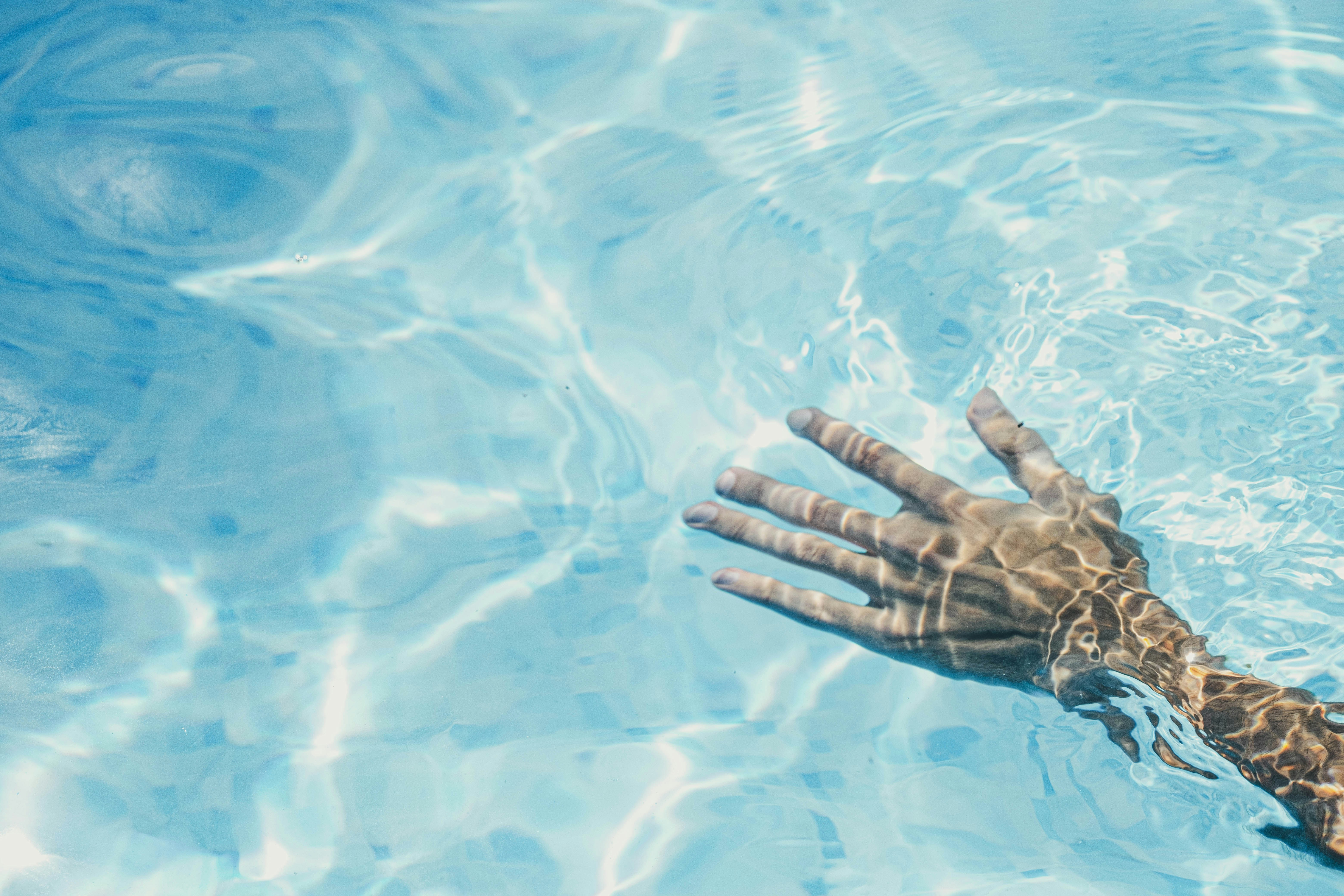 Como Prevenir Problemas de Pele Comuns em Piscinas: Guia Completo para Nadadores
