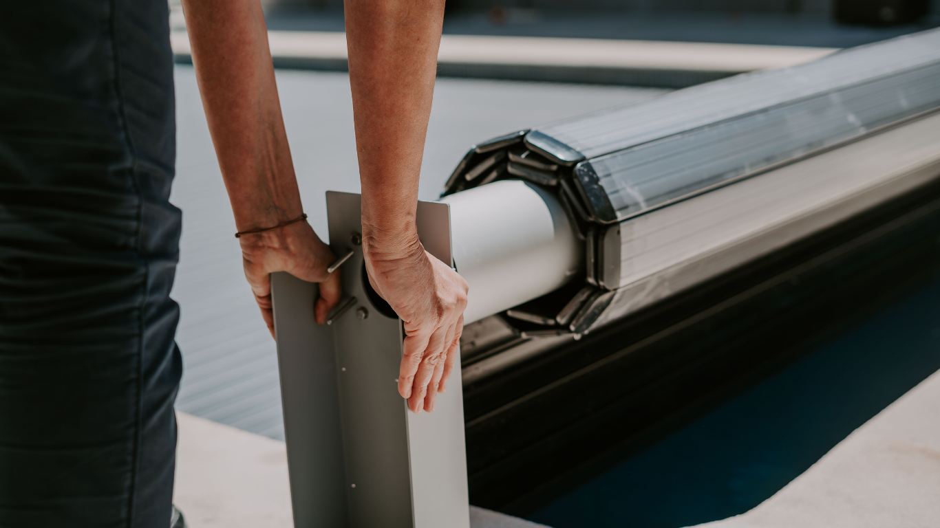 Coberturas Automáticas para Piscinas no Algarve: O Que Instalamos e Porquê